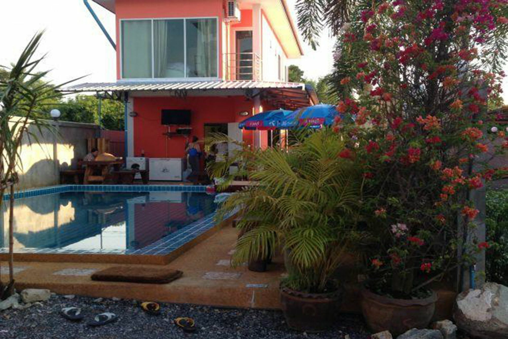 Mee Rak Vintage Hotell Bang Sare Exteriör bild